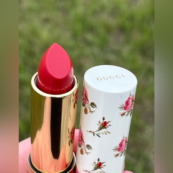 NWT 💋Gucci Beauty 3 Pack Lipsticks Boxed Set in Rouge Red & Gucci Lip Liner - Picture 9 of 16